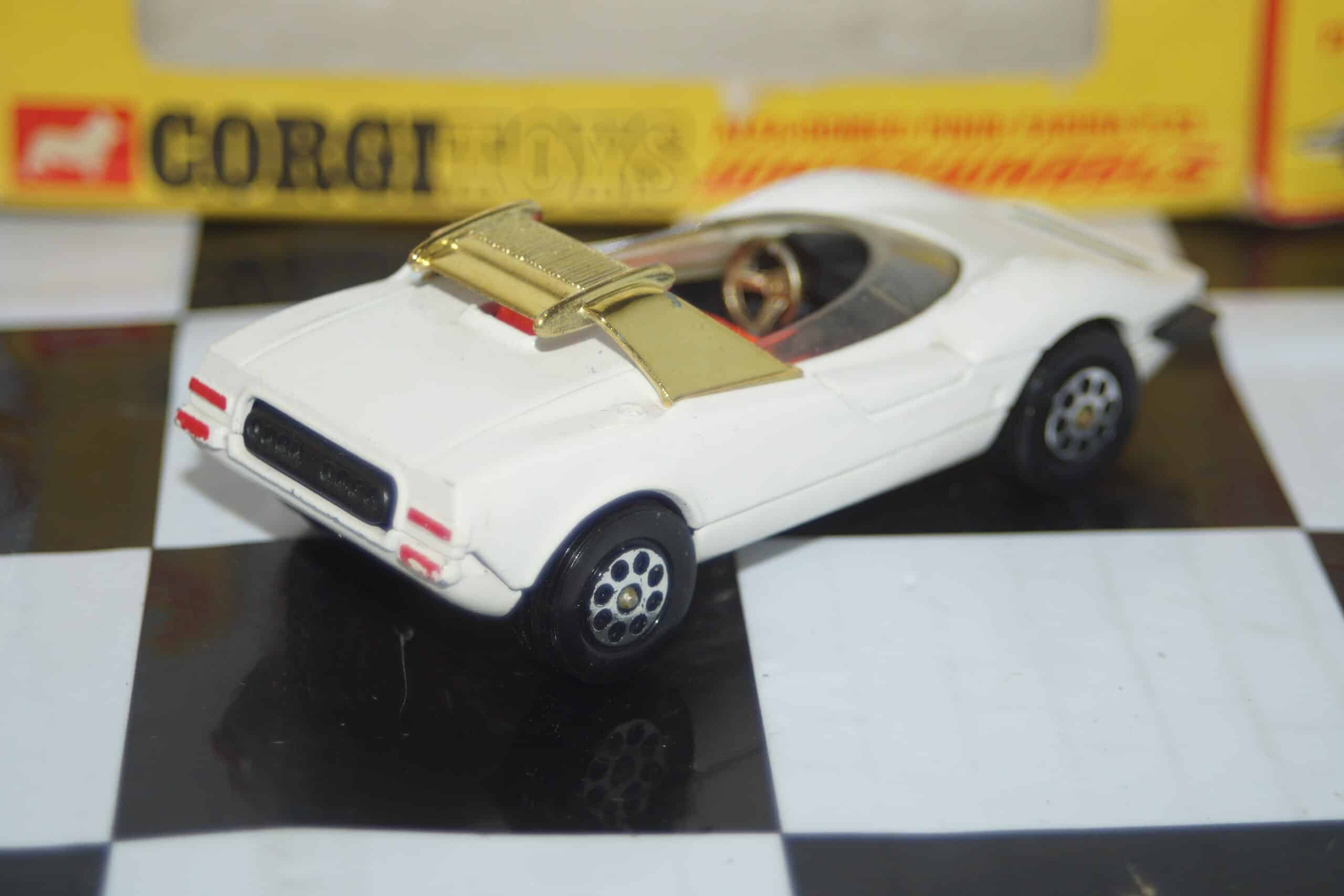 Corgi whizzwheels alfa romeo pinin farina p.33 ref 380 1:32nd