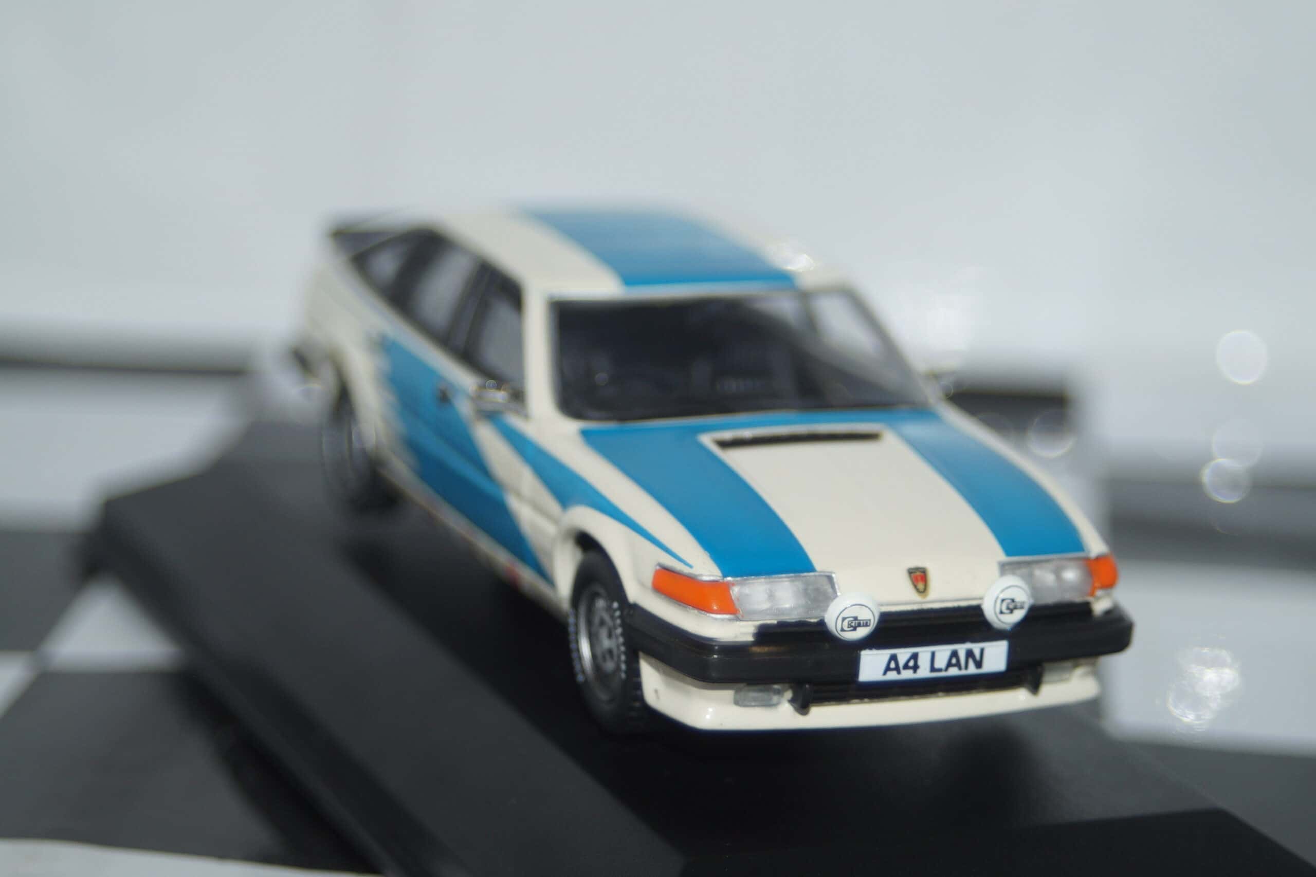 Vanguards rover sd1 vanden plus va09005 1:43 diecast