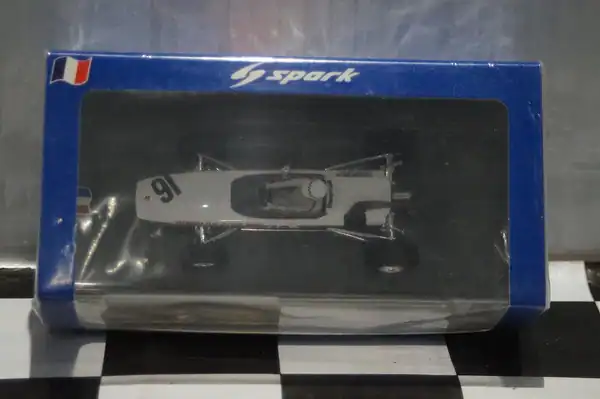 Spark mclaren m4a grand prix p de pau f2 #16 lawrence 1968 1:43 resin sf179