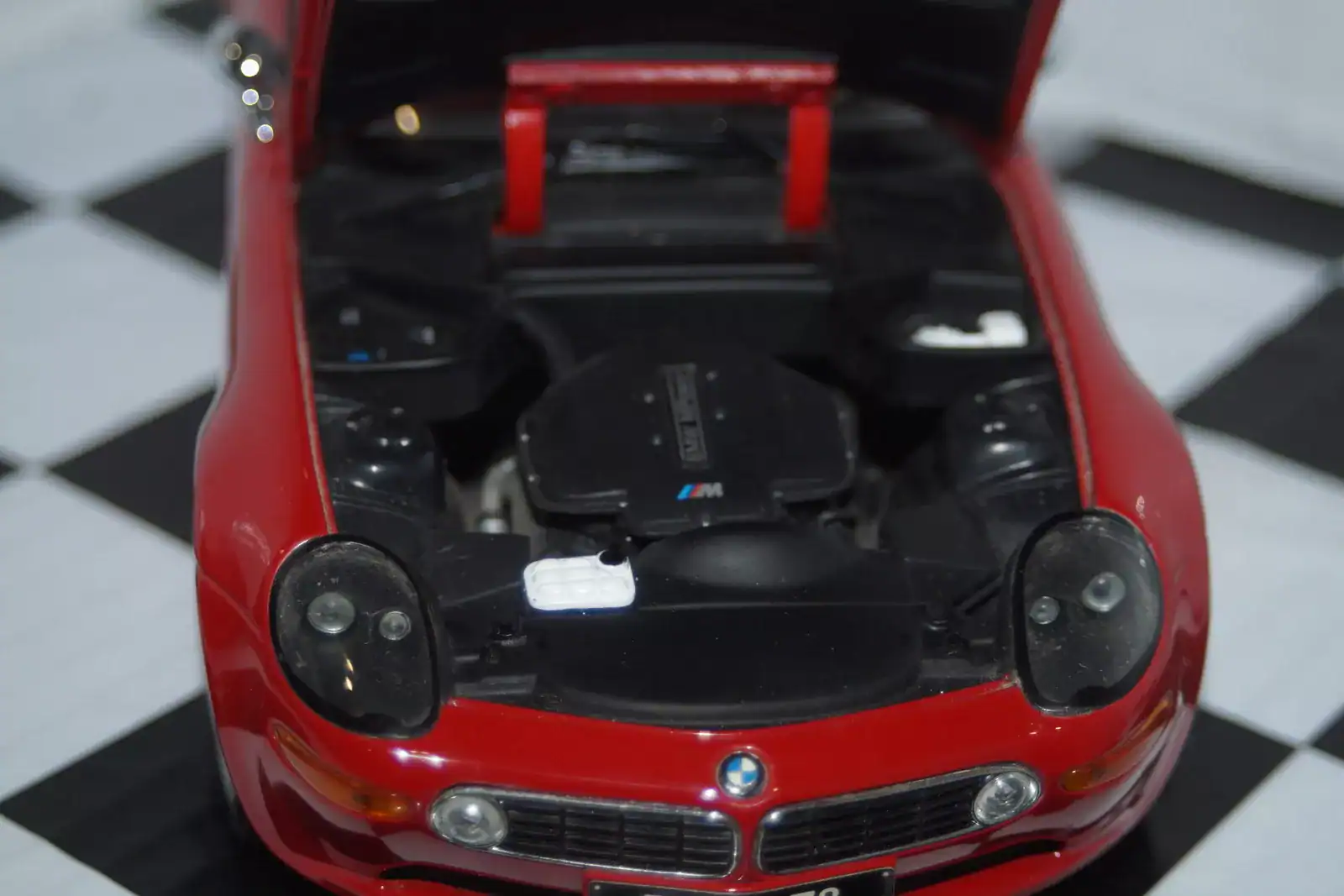 Kyosho bmw z8 red 1:18th scale ref 08511r