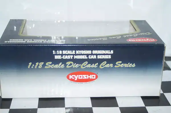 Kyosho ferrari 365 gt4 / bb red 1:18th ref 08173r
