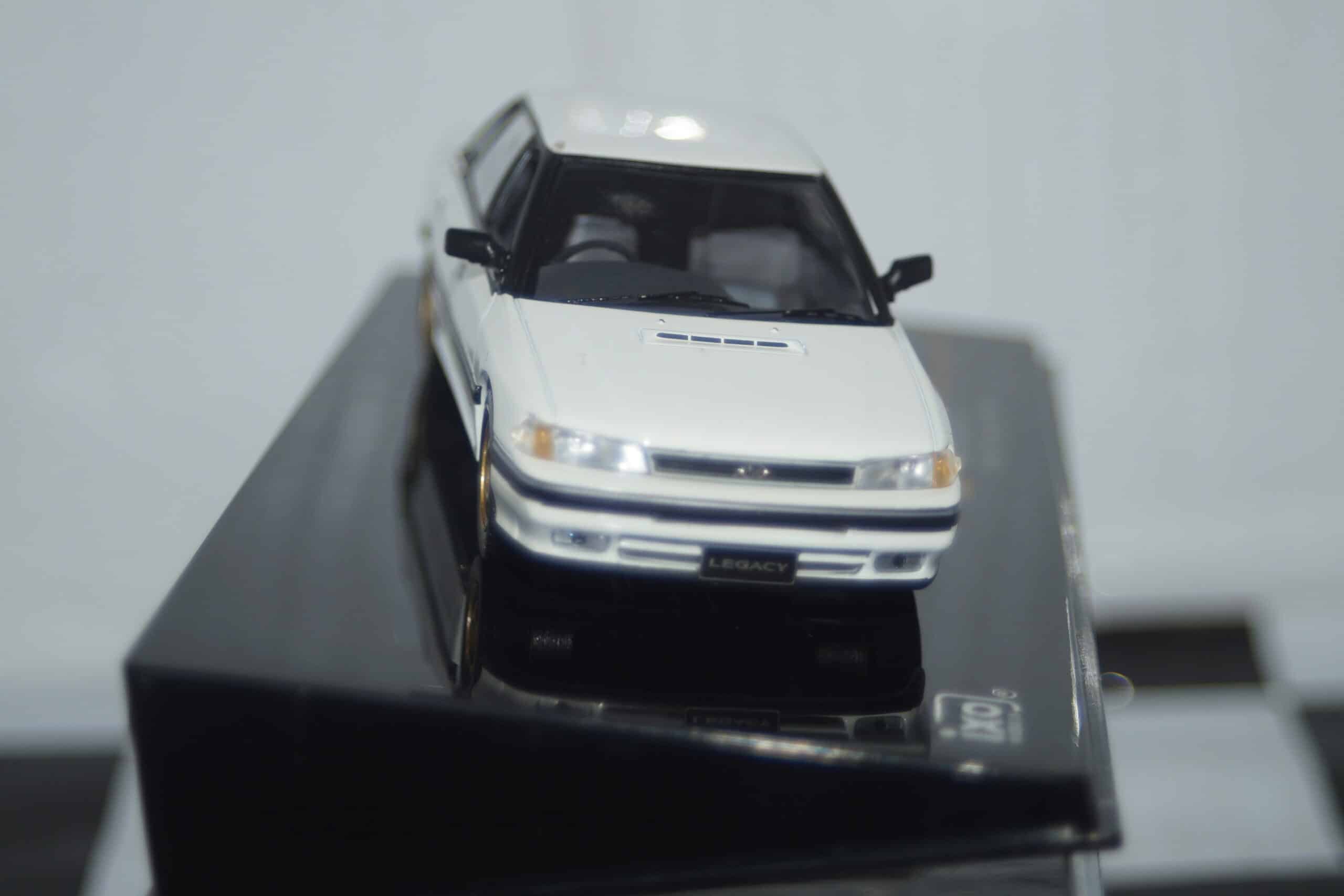 Ixo subaru legacy 2.0 turbo rs type ra 1989 white clc227 1:43