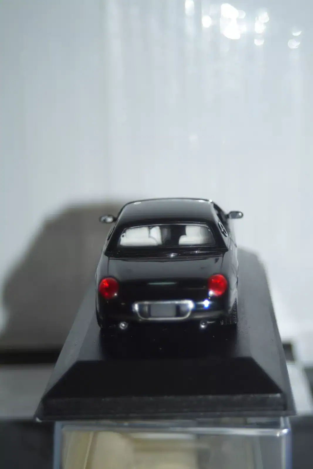 Minichamps ford thunderbird in black 2002 1/43rd 400 082131