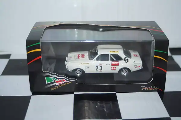 Trofeu ford escort mk1 portugal rally #23 1973 f.santos rr.al 14 1/43