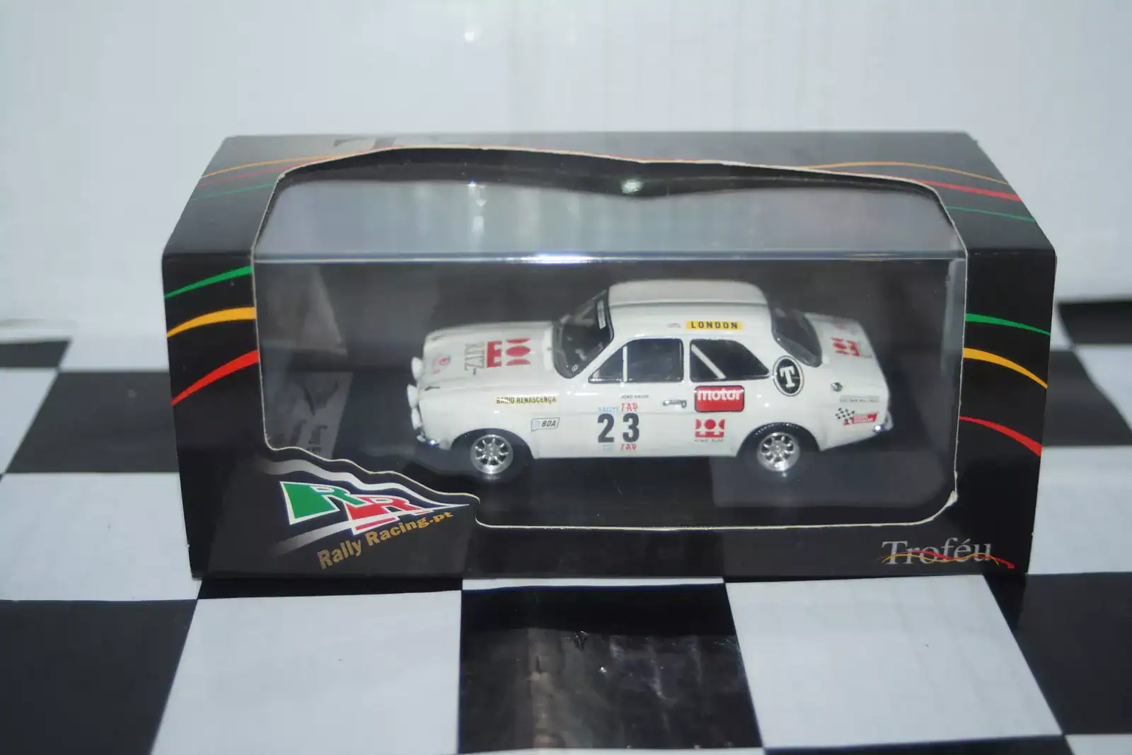 Trofeu ford escort mk1 portugal rally #23 1973 f.santos rr.al 14 1/43