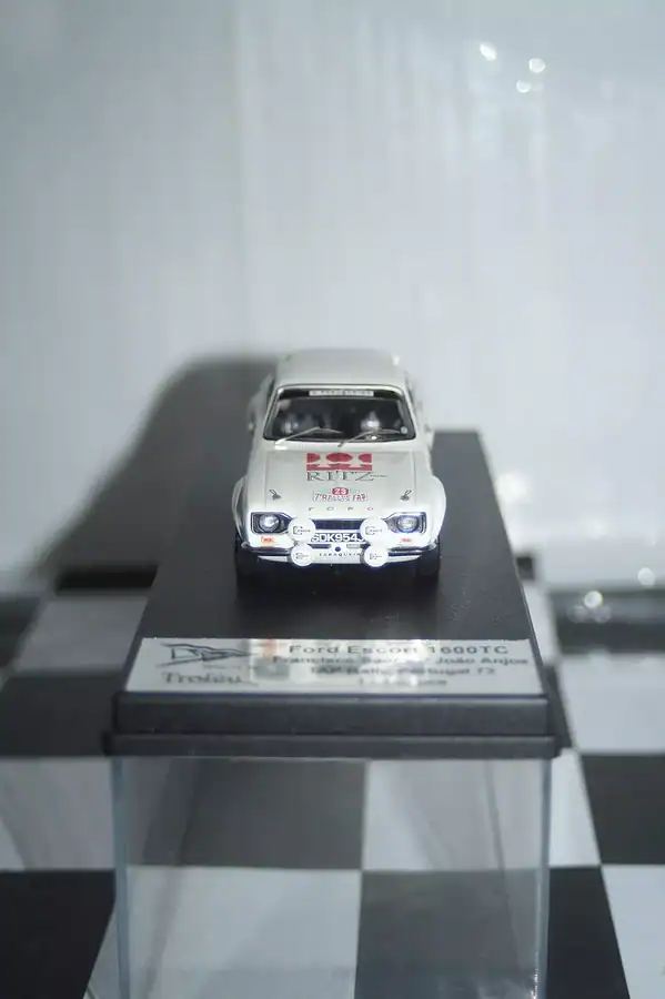 Trofeu ford escort mk1 portugal rally #23 1973 f.santos rr.al 14 1/43