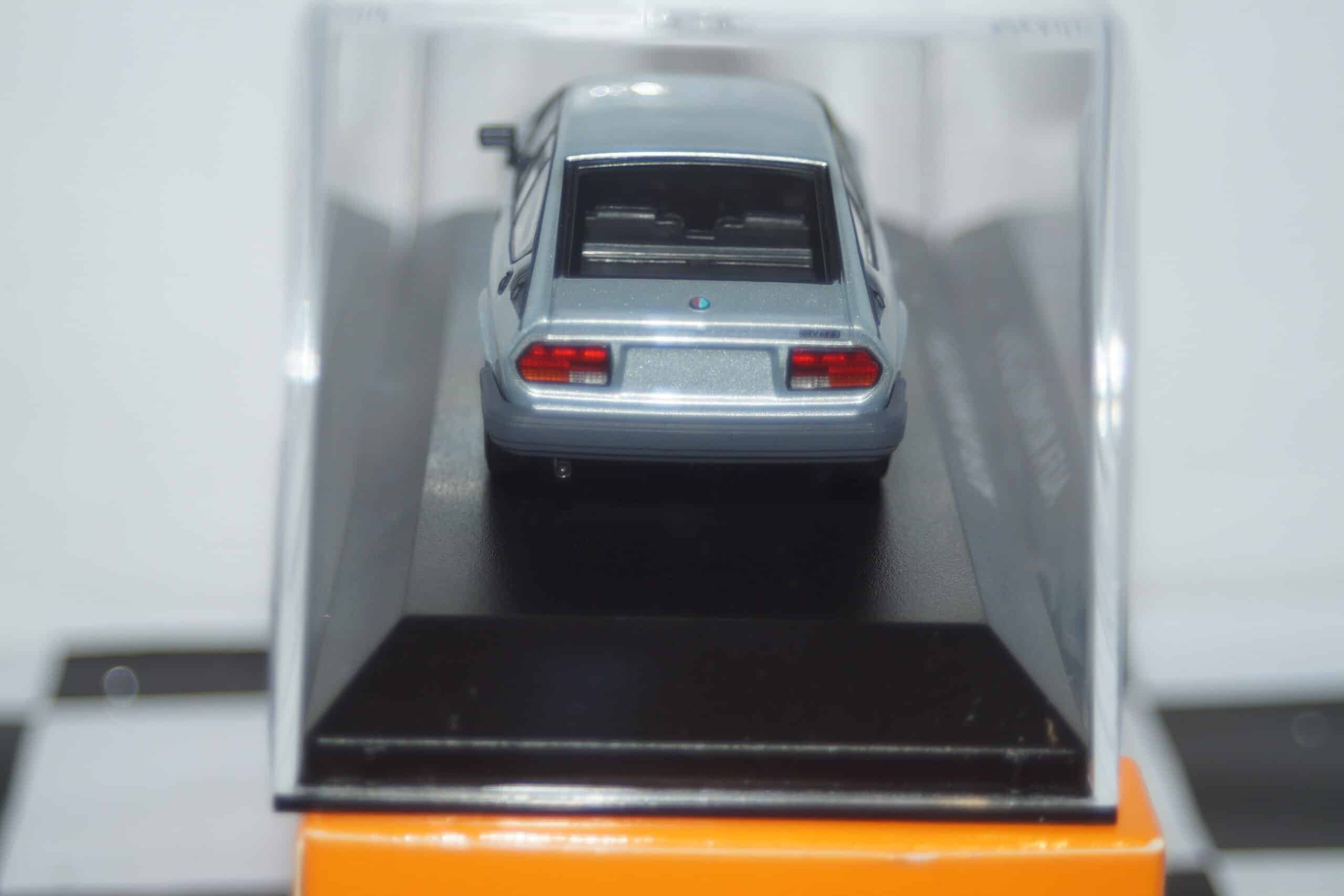 Maxichamps alfa romeo gtv 6 1983 silver 1:43 940 120141