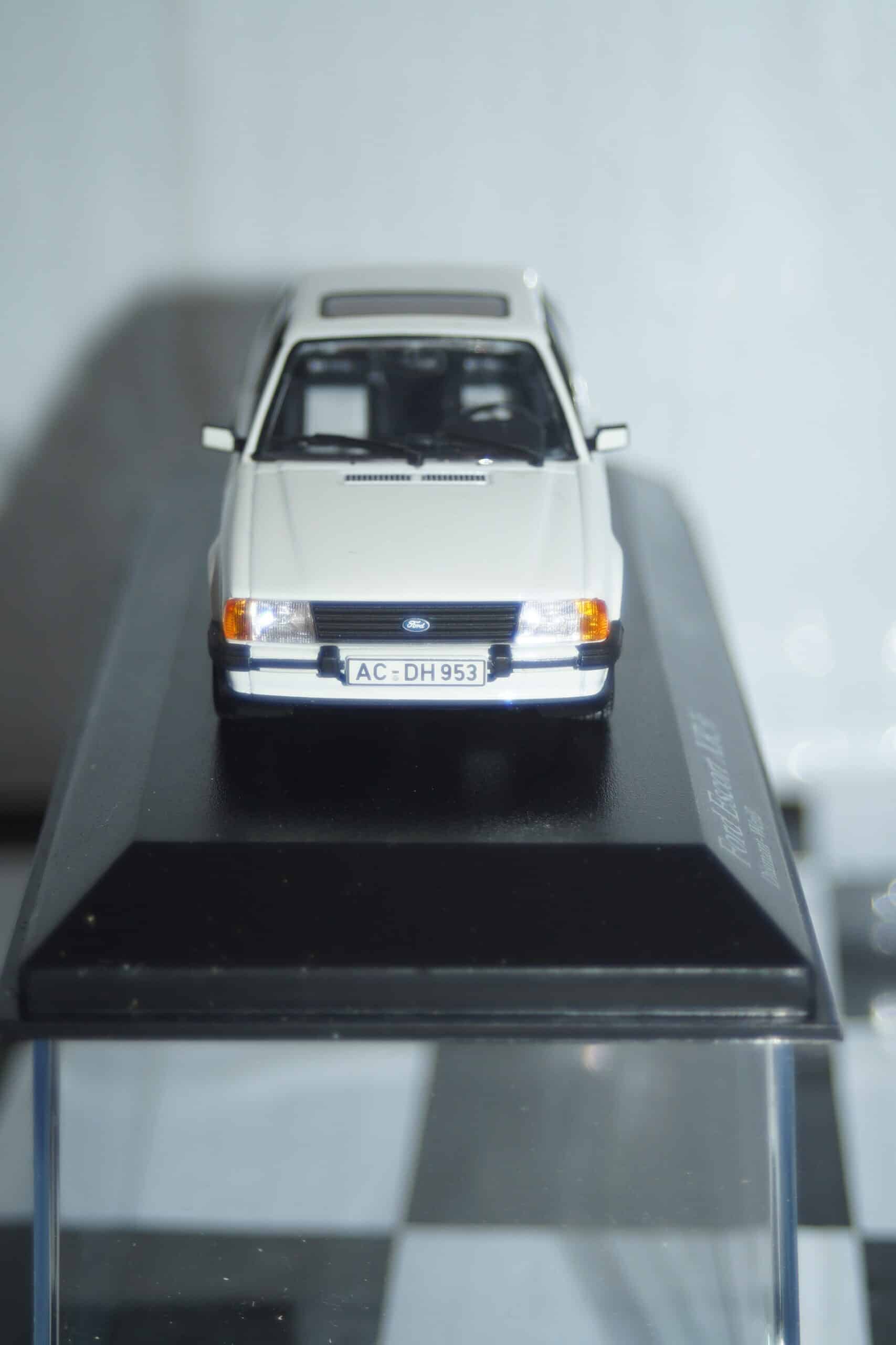Minichamps ford fiesta 2008 white 3 door 400 088002 1:43 diecast