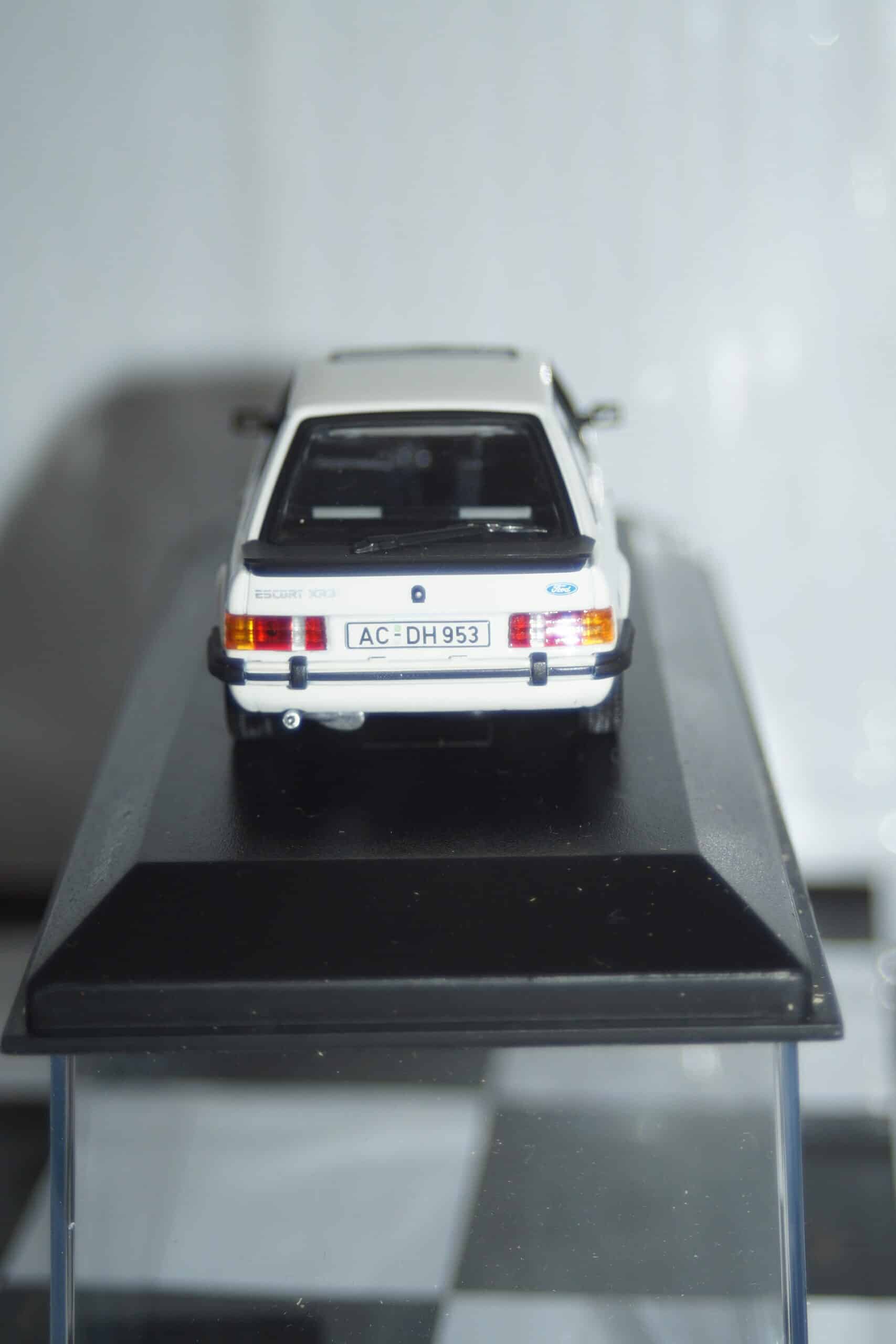 Minichamps ford fiesta 2008 white 3 door 400 088002 1:43 diecast