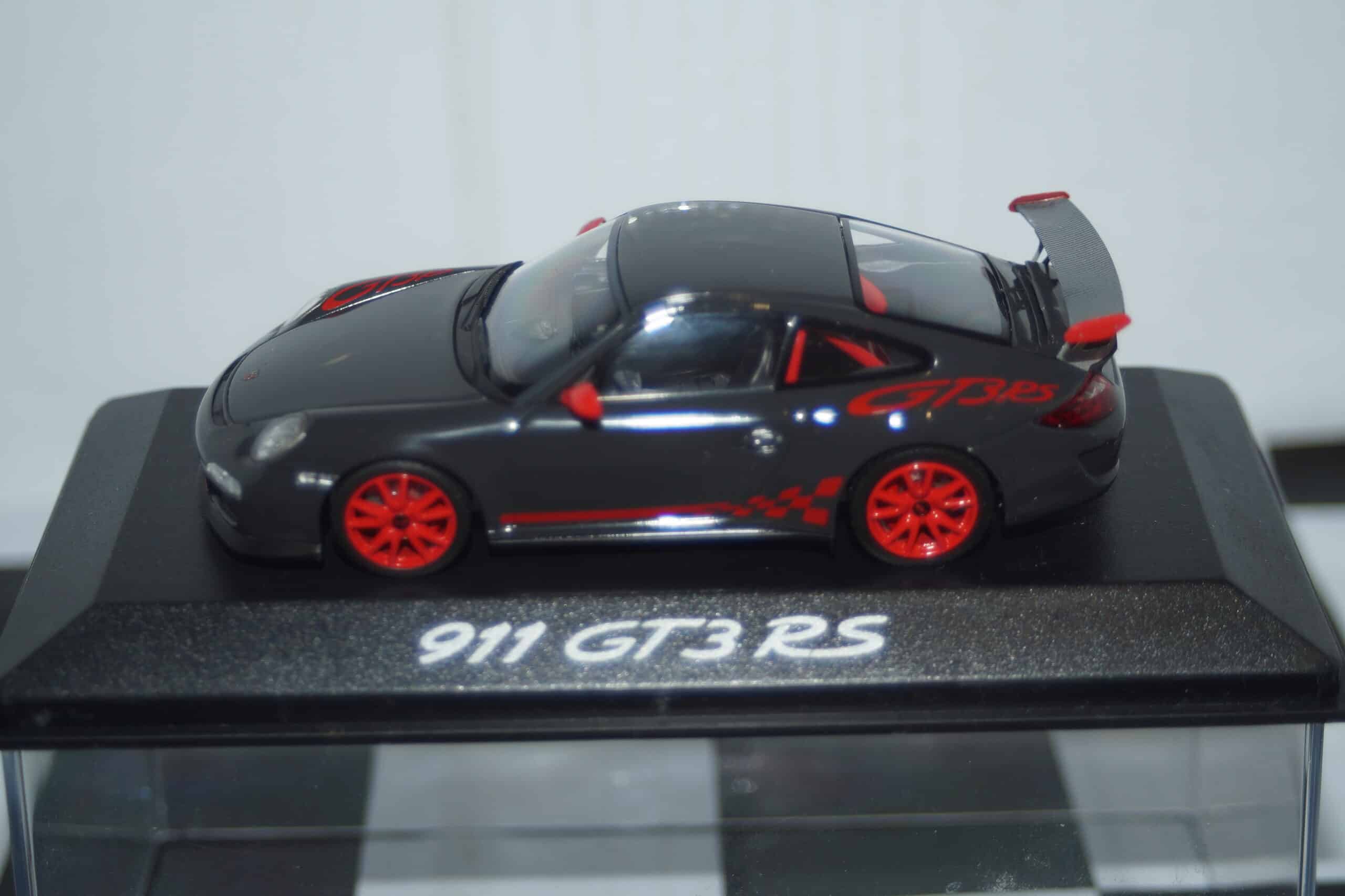 Minichamps porsche 911 gt3 rs wap 020 128 17 1:43