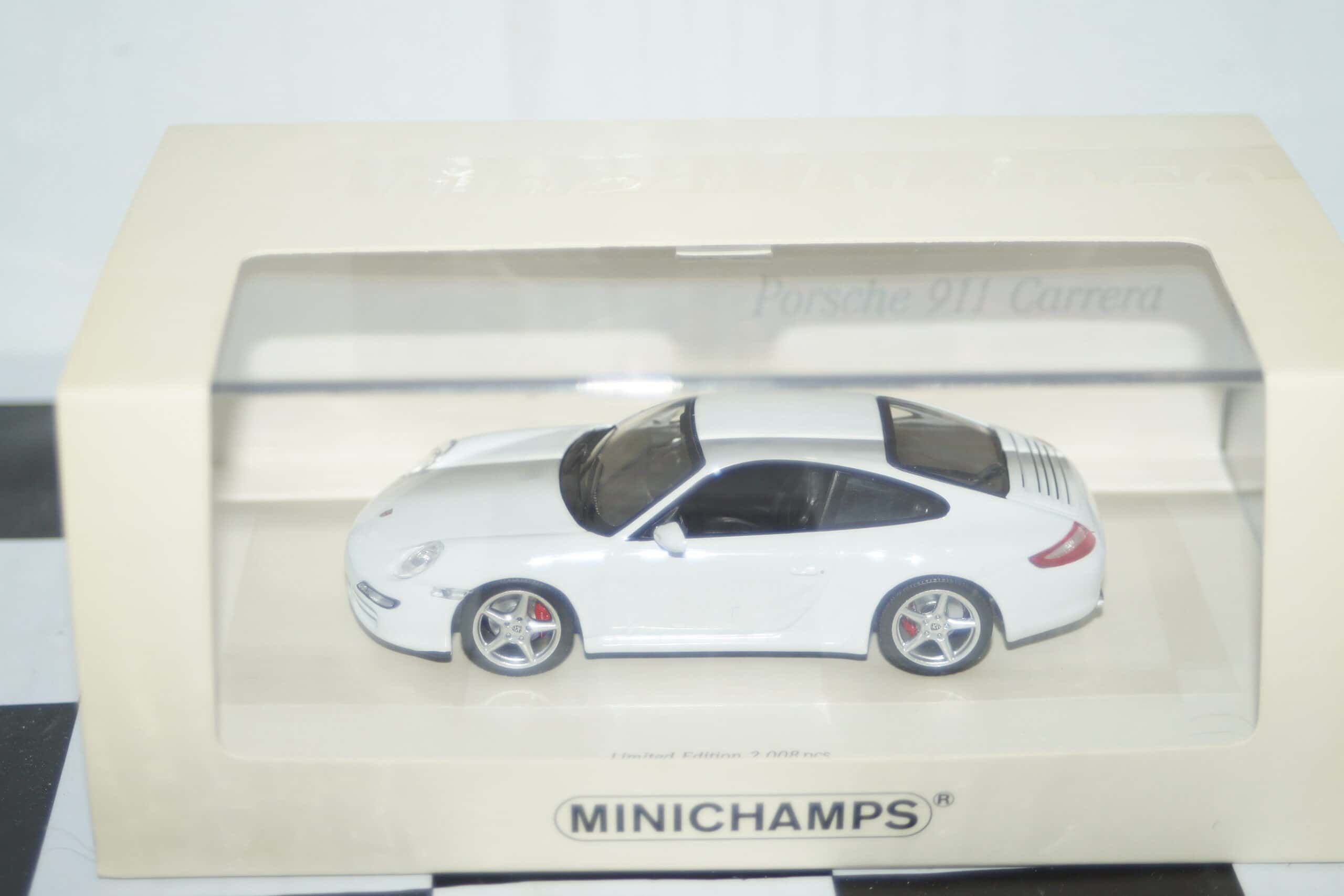 Minichamps porsche 911 carrera 2004 white 1:43 436 163021