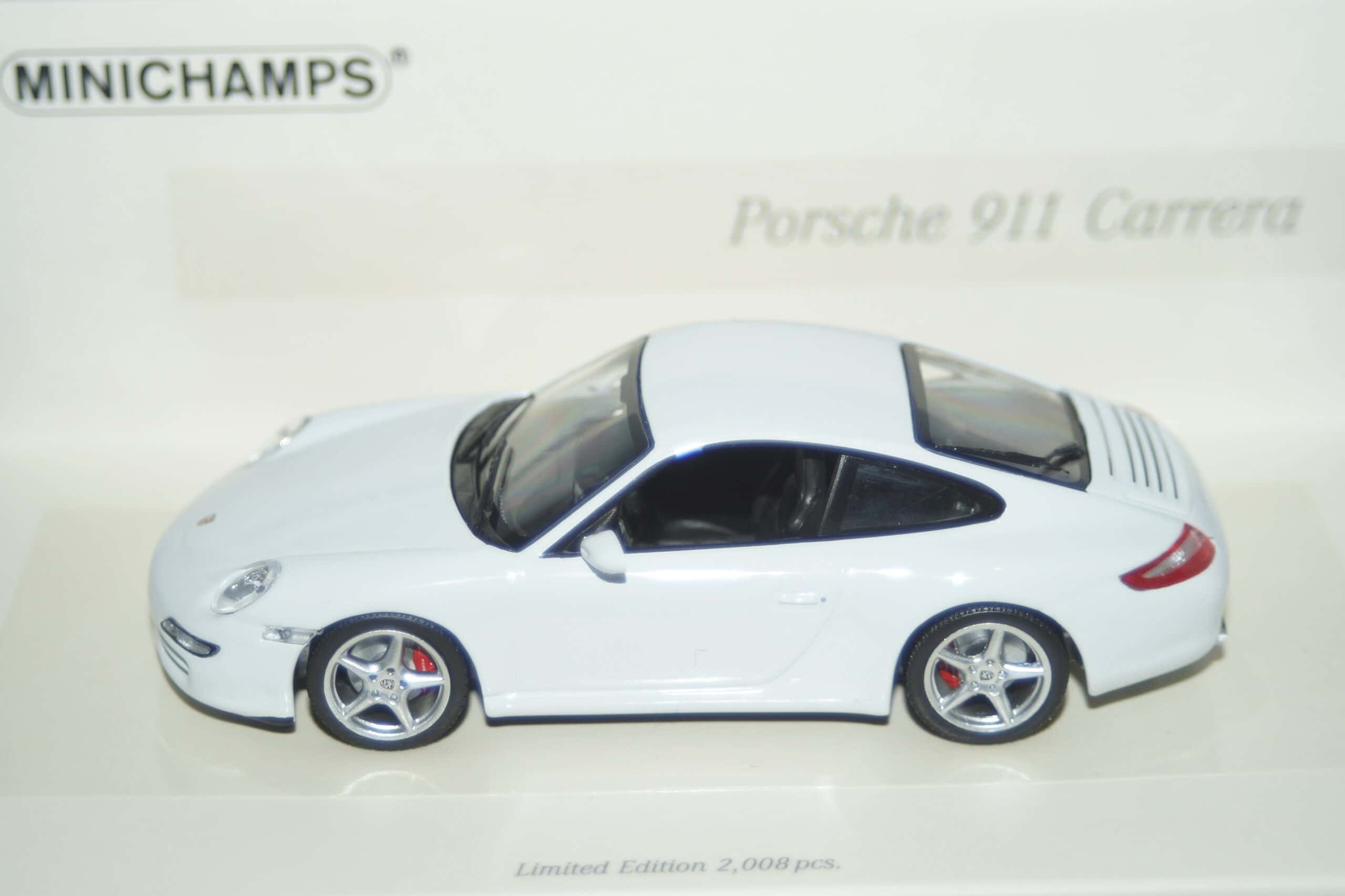 Minichamps porsche 911 carrera 2004 white 1:43 436 163021