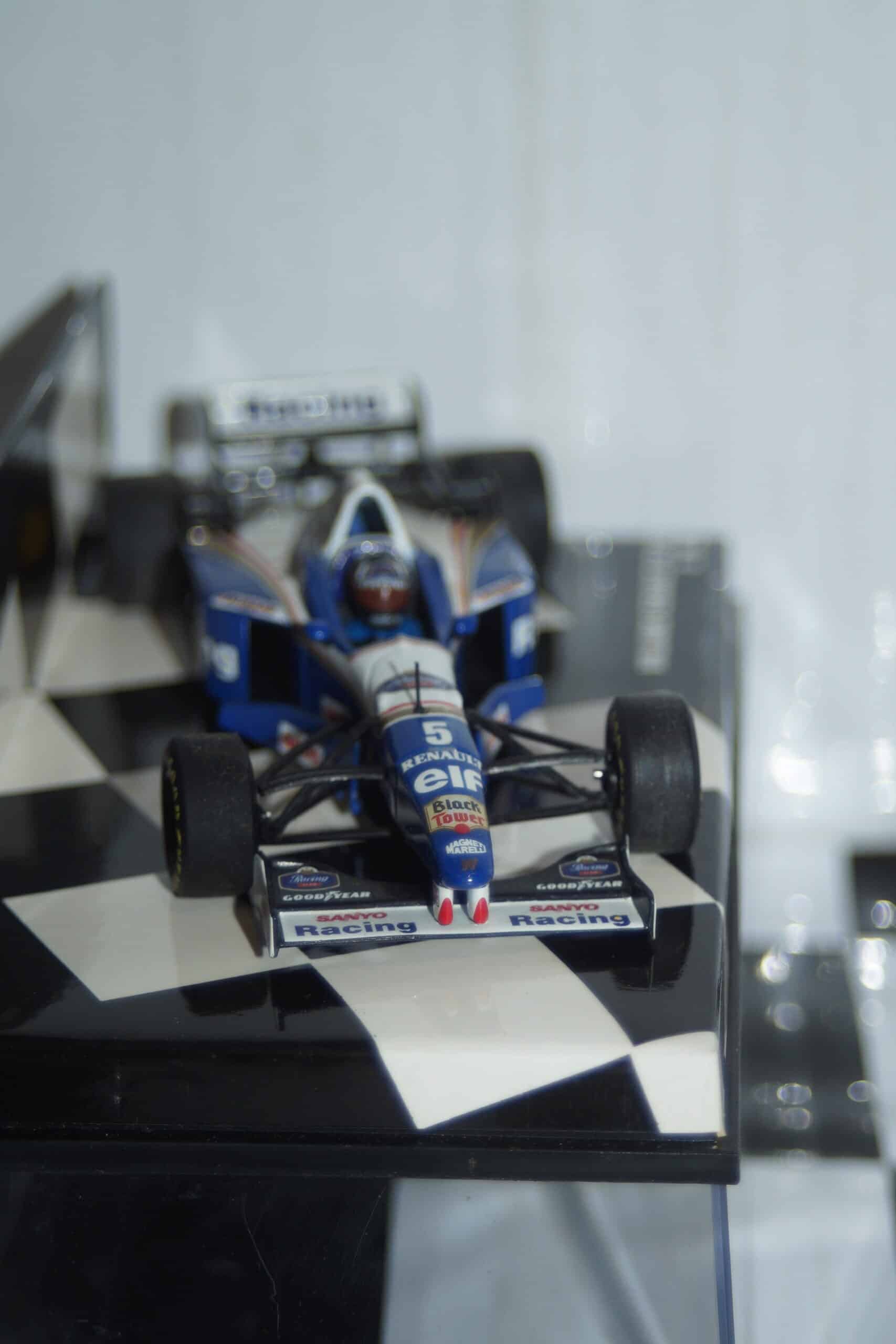 Minichamps williams renault fw18 d.hill 430 960005 diecast 1:43