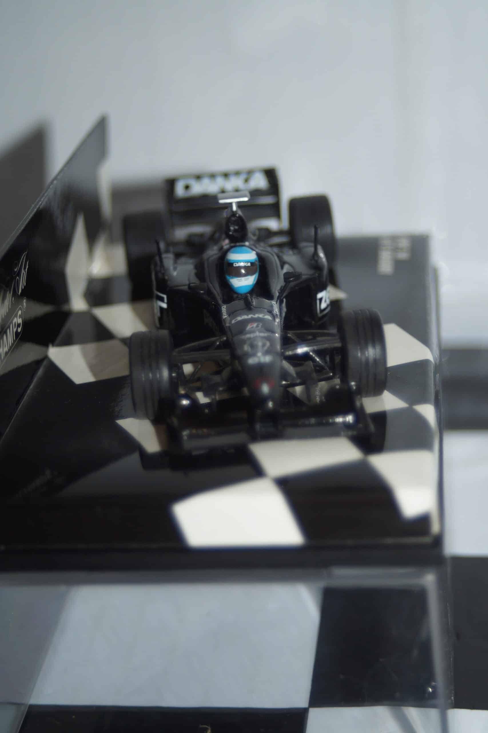 Minichamps sauber petronas showcar 2004, f.massa 400 0480082 1:43