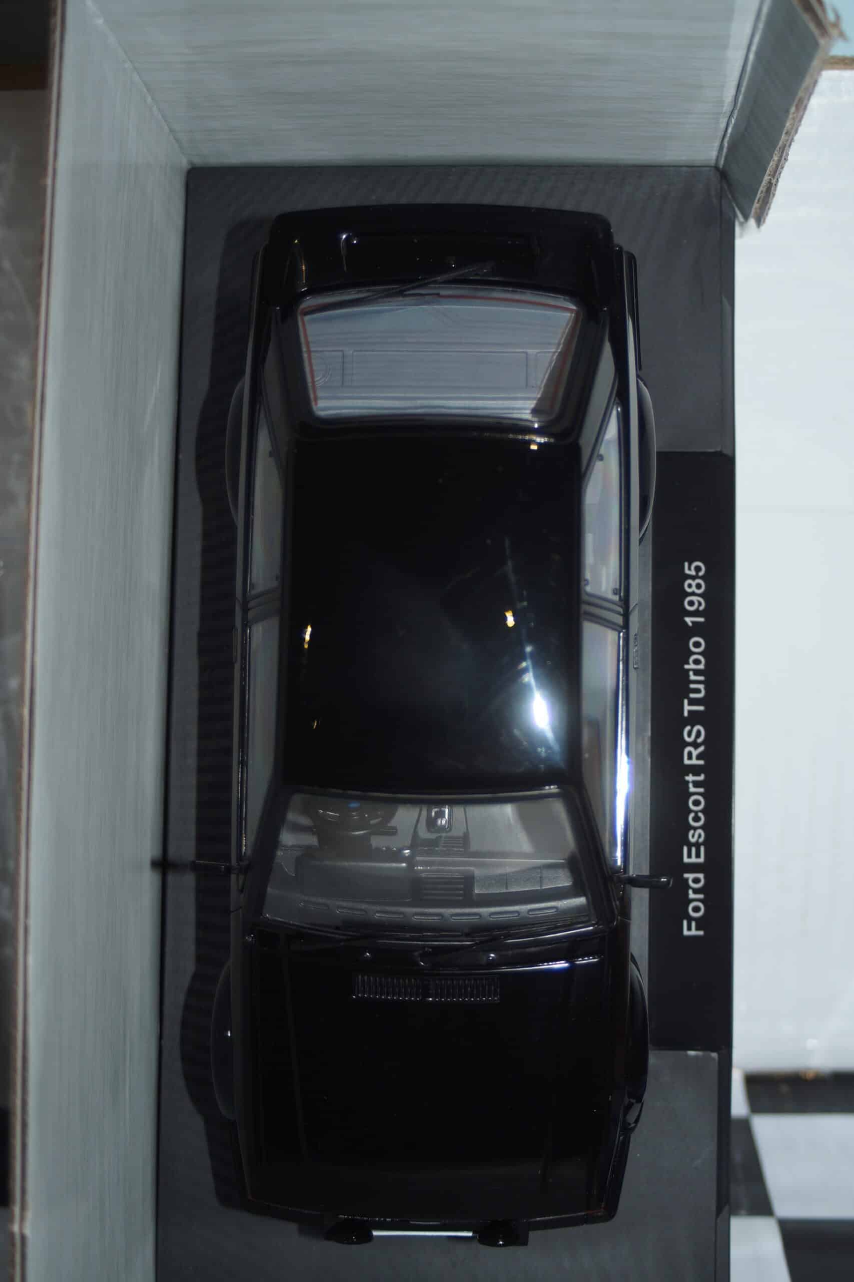 Model car group ford escort rs turbo 1985 white 1/18th mcg18419