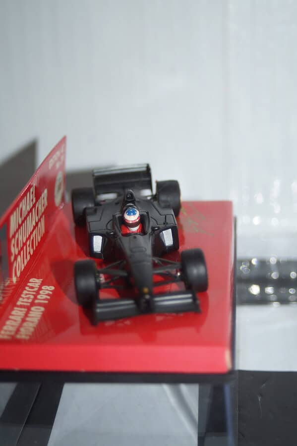 Minichamps ferrari f300 v10 1998 e.irvine 430 980004 1:43