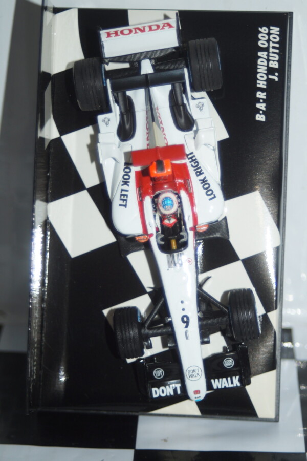 Minichamps ferrari testcar fiorano 1998 m.schumacher 510 984300 1:43