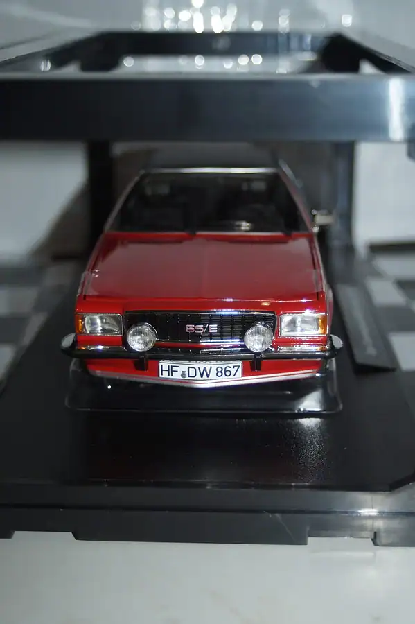 Touring model cars opel commodore b gs/e coupe 1975 lhd 1:18 ref 18048001