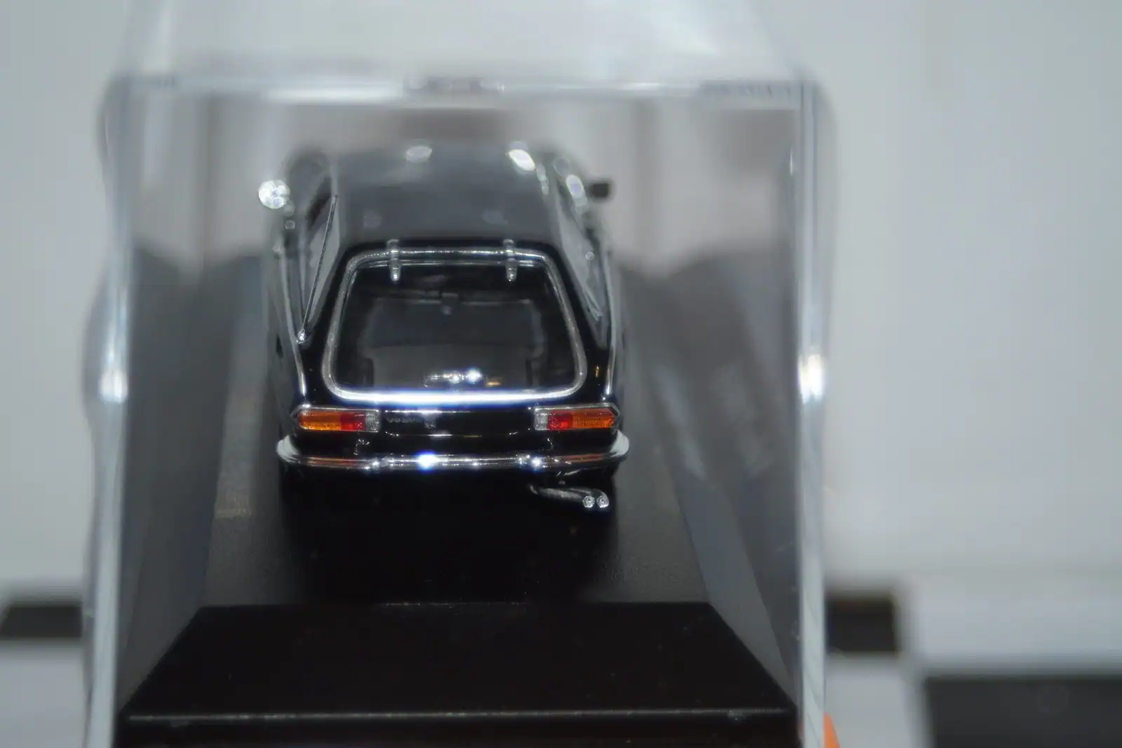 Maxichamps volvo p1800 es 1971 black 1:43 940 171610