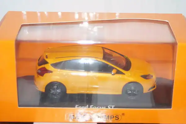 Maxichamps ford focus st 2011 orange 1:43 940 081901