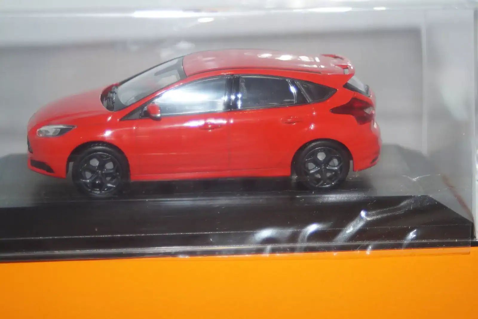 Maxichamps ford focus st 2011 red 1:43 940 081900
