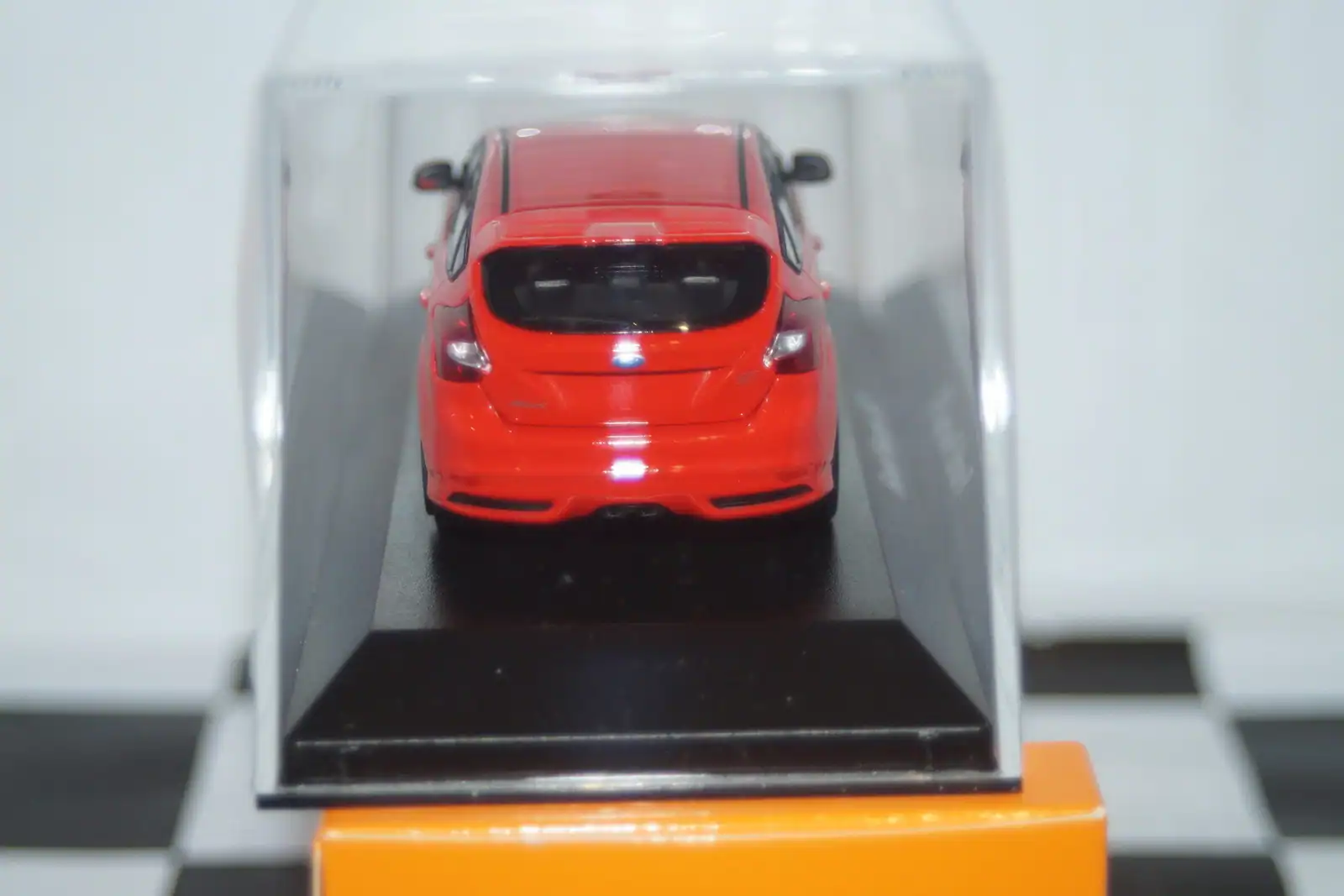 Maxichamps ford focus st 2011 red 1:43 940 081900
