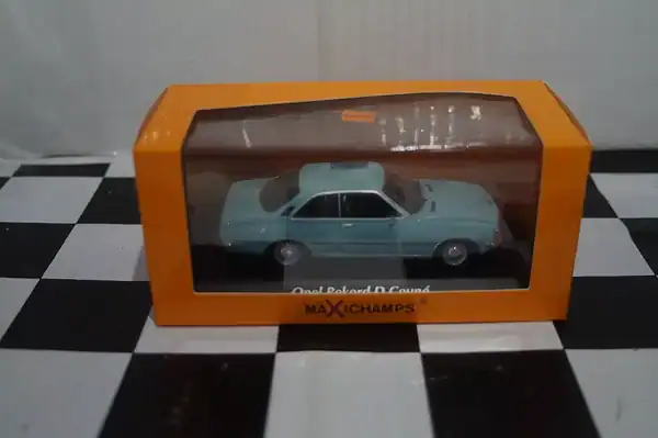 Maxichamps opel rekord d coupe 1975 blue 1:43 940 044021