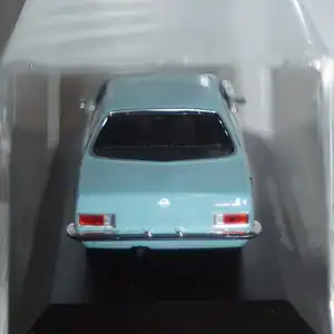 Maxichamps opel rekord d coupe 1975 blue 1:43 940 044021