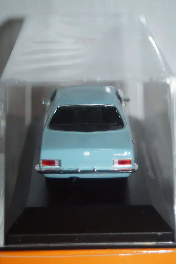 Maxichamps opel rekord d coupe 1975 blue 1:43 940 044021