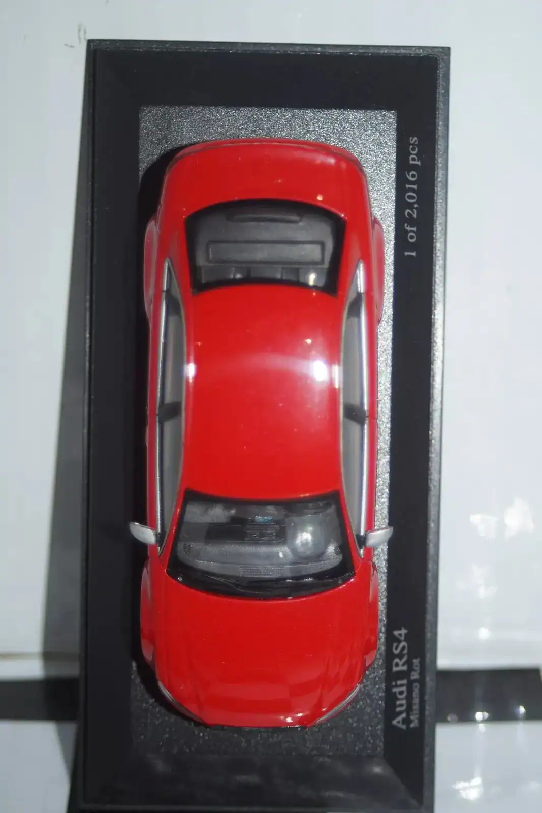Minichamps audi rs4 saloon 2005 red 1:43 400 014600