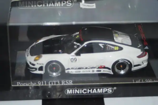 Minichamps porsche 911 gt3 rsr "presentation" 2009 #09 ref 400 096909,1:43