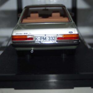 Cult scale models ford granada 2.8 ghia 1978 silver 1:18 cml133-1
