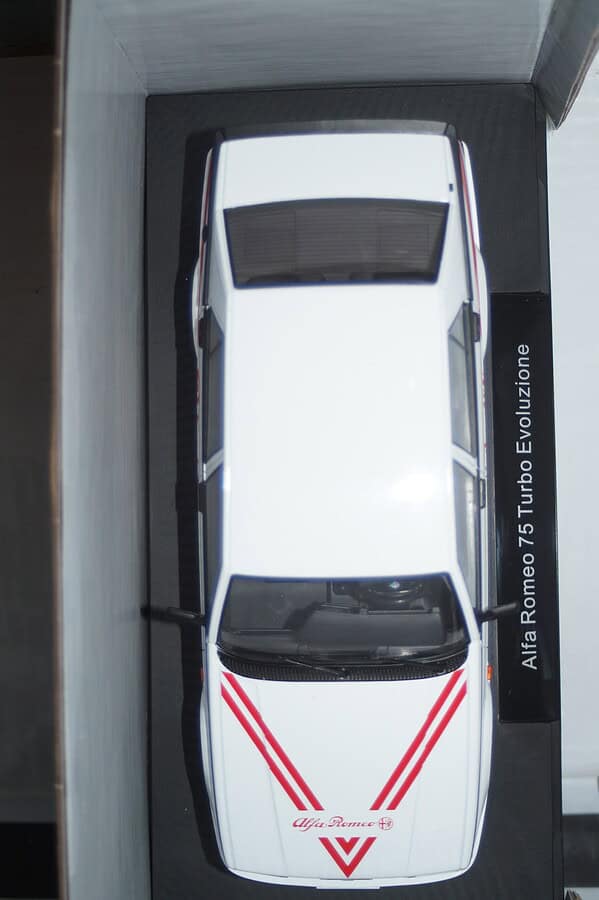 Model car group alfa romeo 75 evolutione 1987 white mcg18430 1:18