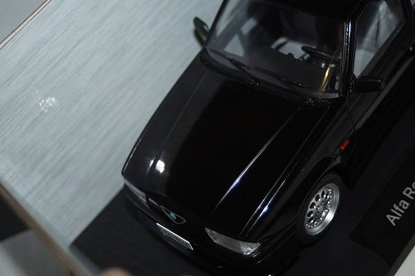Model car group alfa romeo 75 evolutione 1987 black mcg18429 1:18