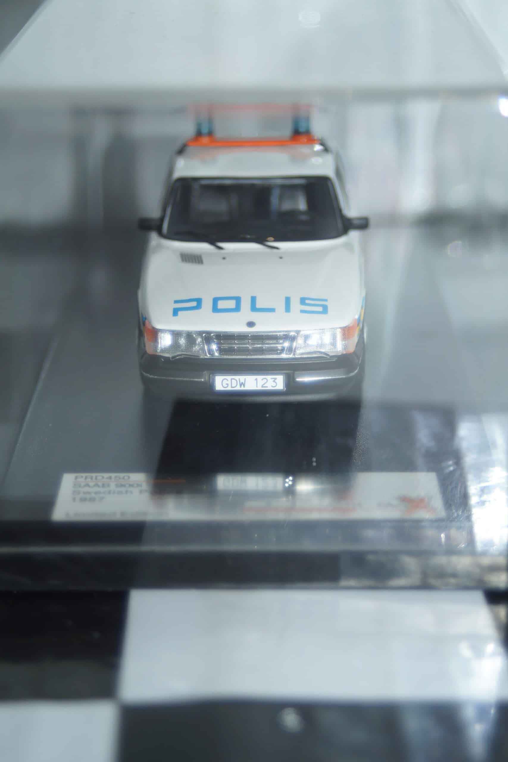 Premium x saab 900i swedish police 1987 1:43 diecast prd450