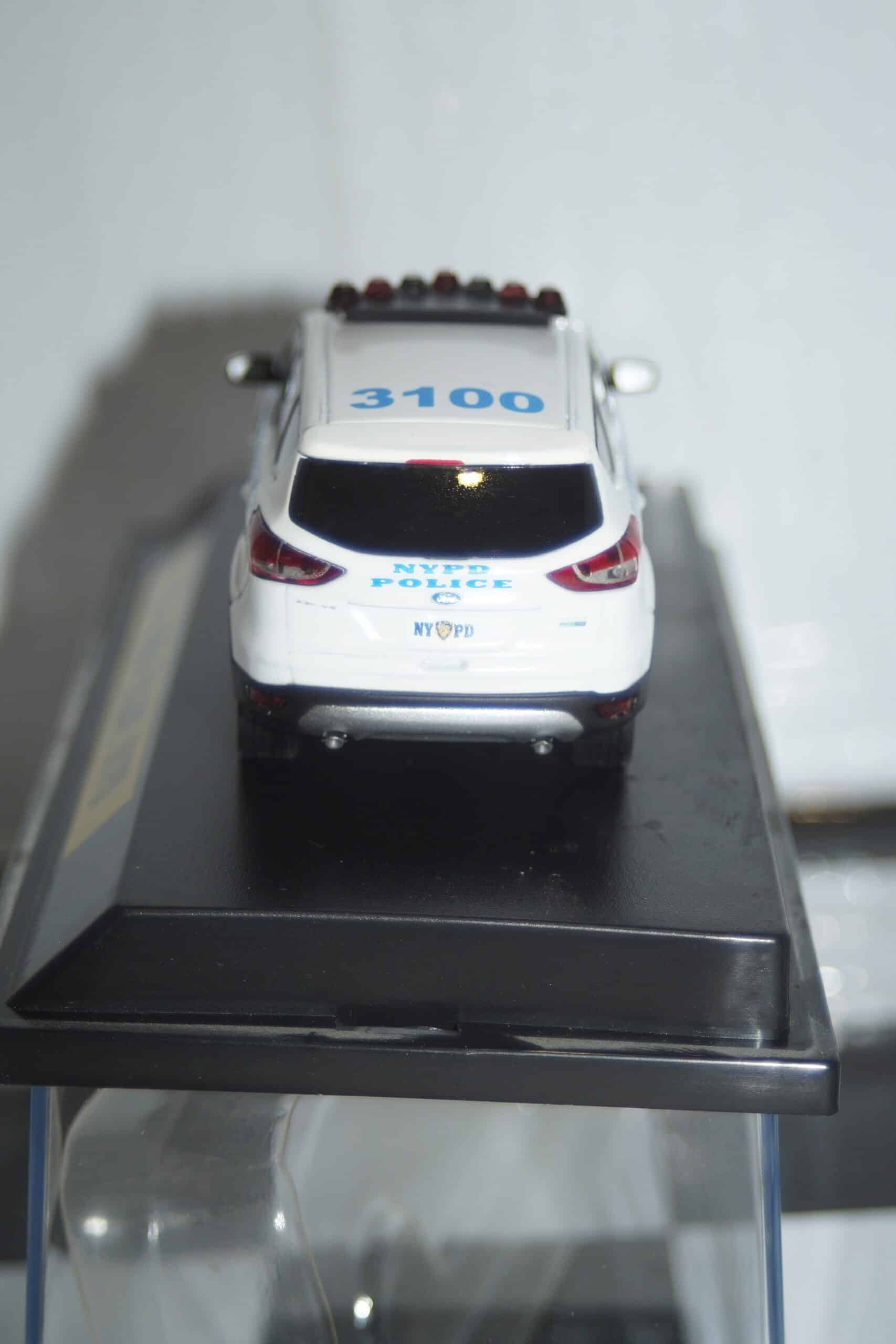 Greenlight ford escape nypd 2014 1:43 diecast 86070