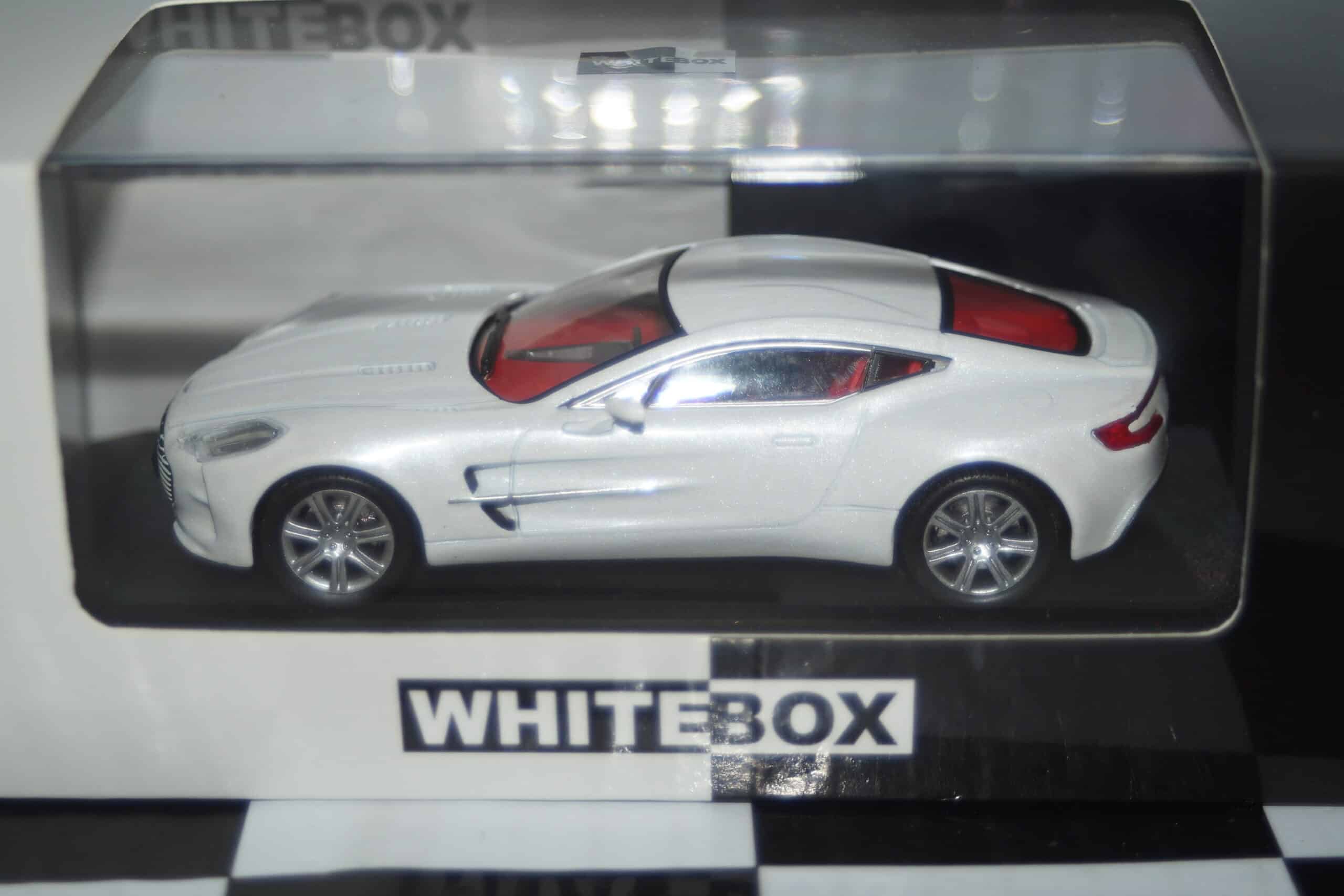 Whitebox plymouth savoy 1959 highway patrol diecast 1/43 scale
