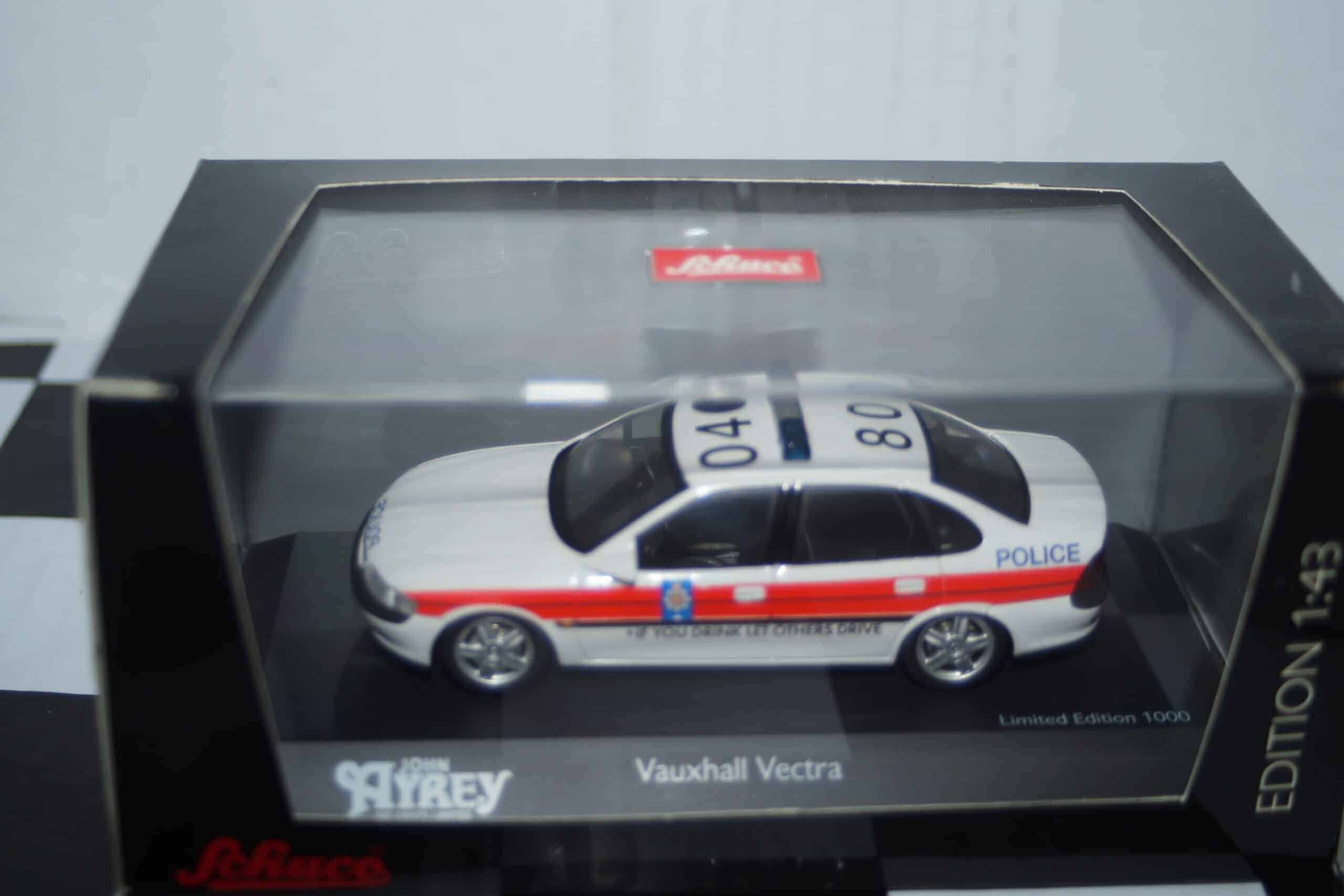 Schuco vauxhall vectra lancashire police ltd 1000 in 1:43 ref 04181
