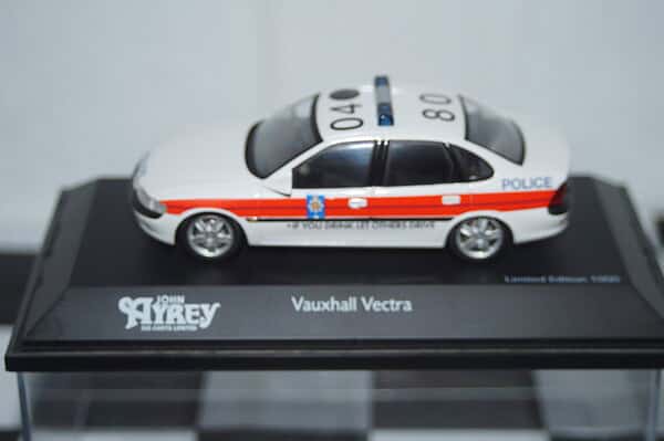 Schuco vauxhall vectra lancashire police ltd 1000 in 1:43 ref 04181