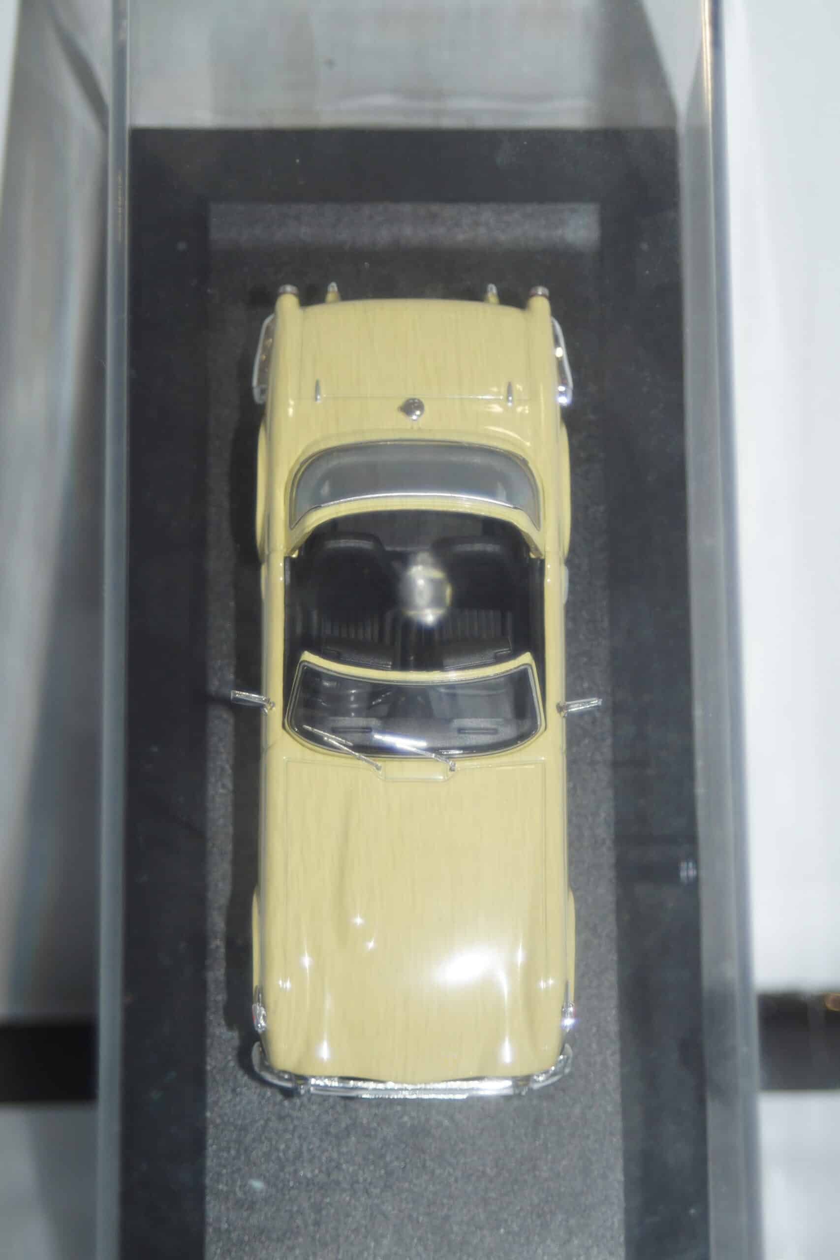 Vanguards triumph tr5 jasmine yellow va11509 1:43