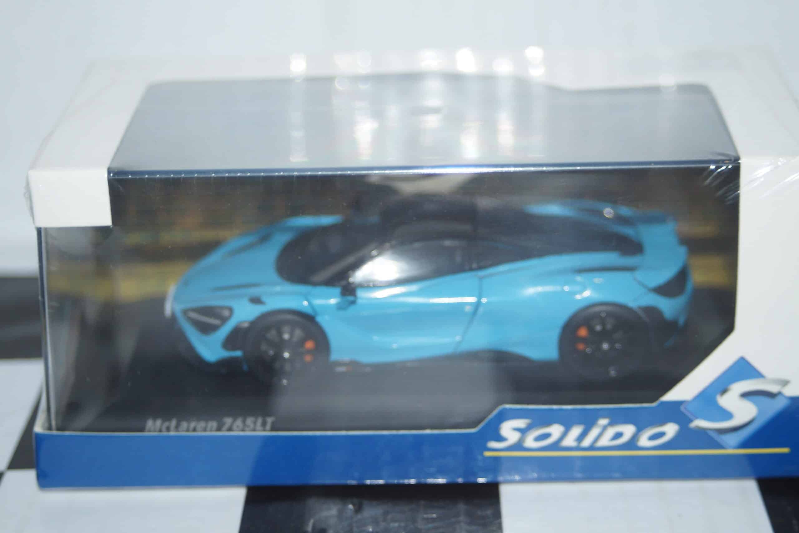 Solido aston martin db12 coupe - red 1:43rd ref s4315701