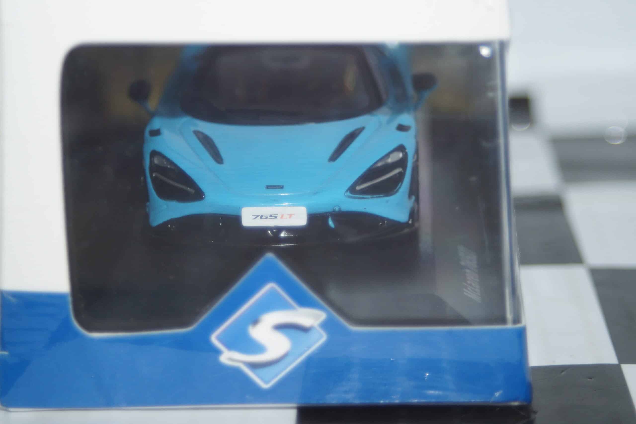Solido aston martin db12 coupe - red 1:43rd ref s4315701