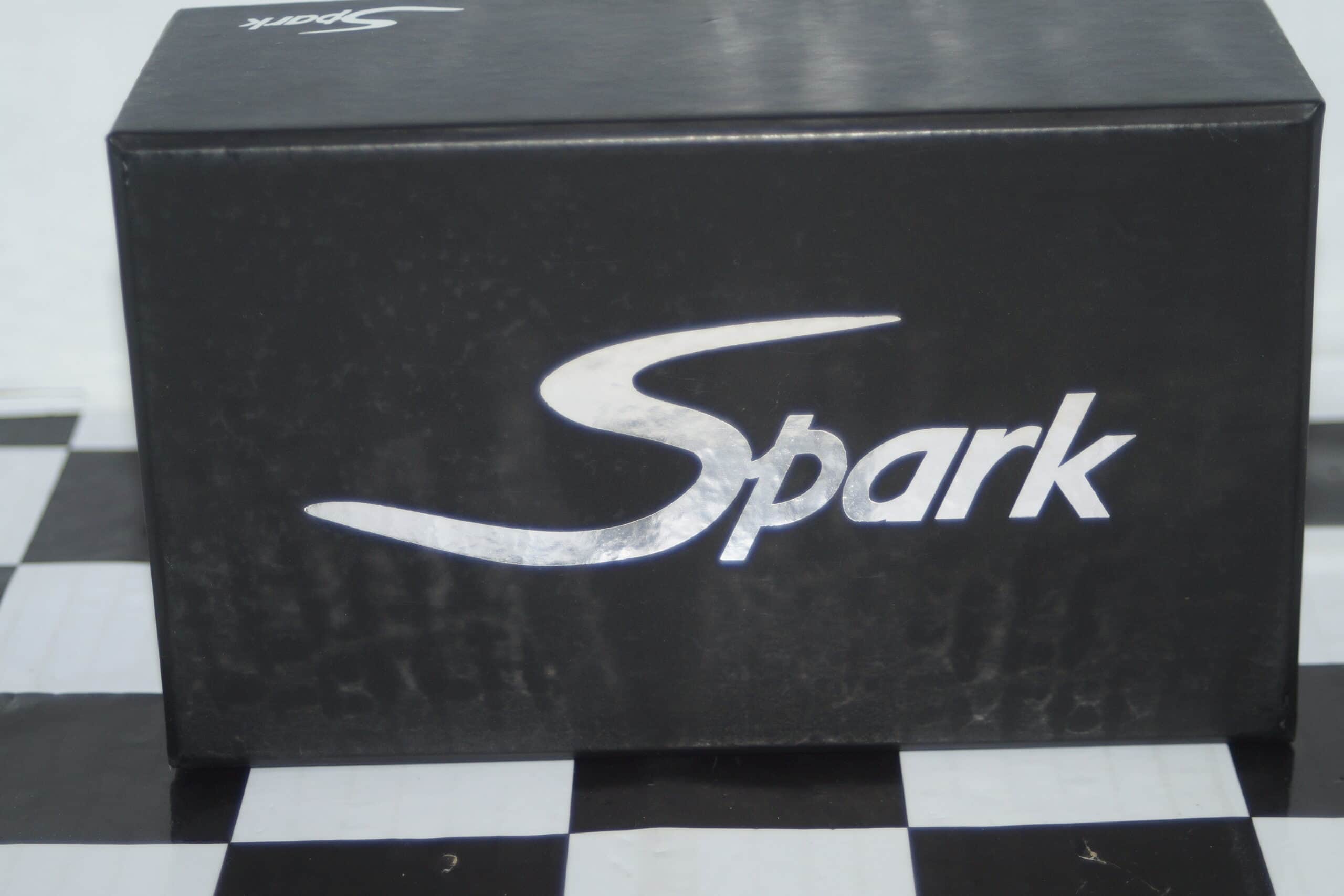 Spark aston martin dbr9 #27 interlagos 2006 ref s1202 (signed) in 1:43