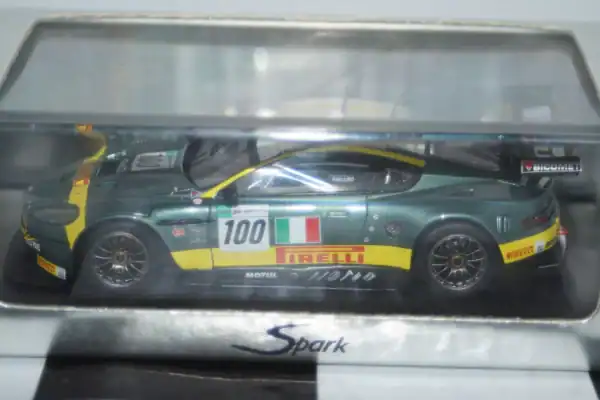 Spark aston martin dbr9 a.m.r bms #100 lm2007 ref s1211 (signed) in 1:43