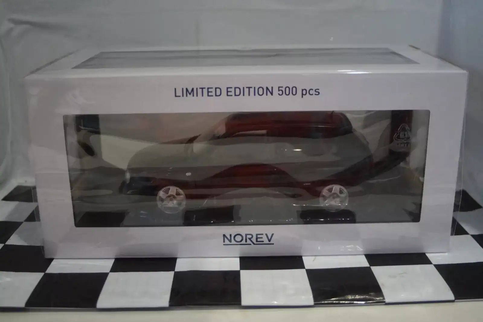 Norev volkswagen golf vr6 in 1996 black 1:18 ref 188509