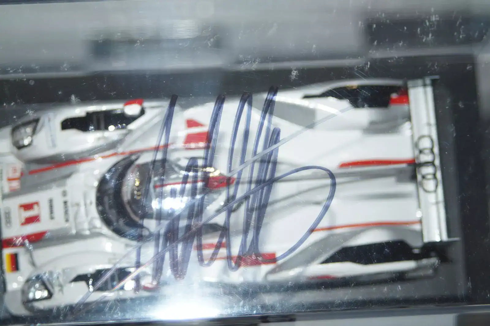Spark audi r18 e-tron quattro, 2012 (signed)(dealer) 502.12.002.13 1:43