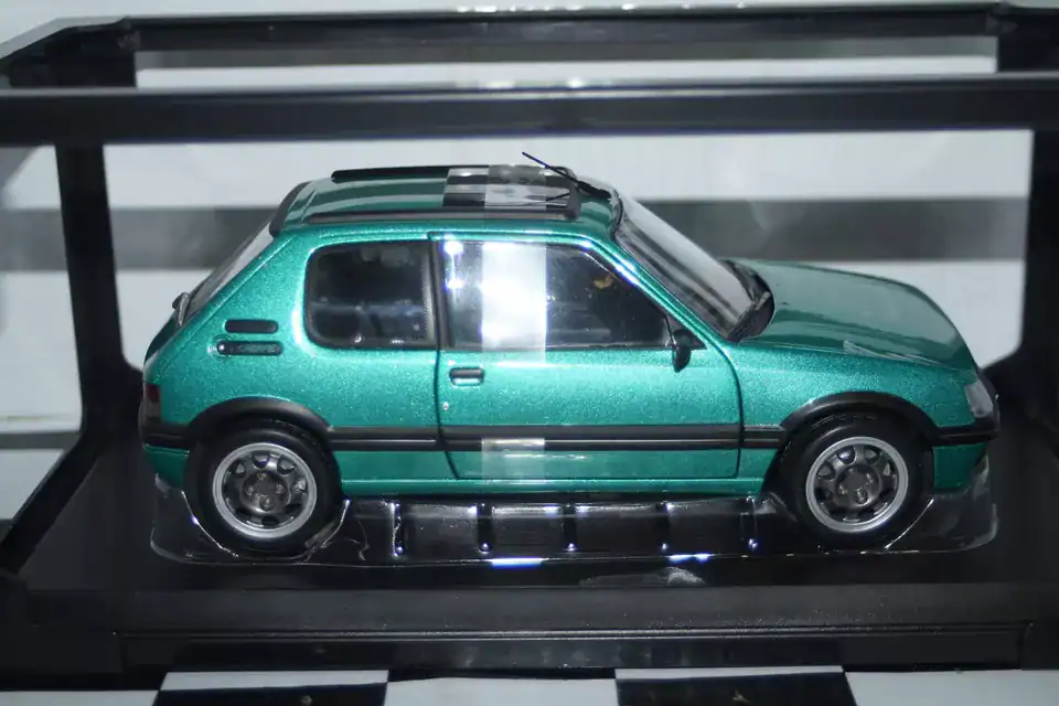 Norev peugeot 205 gti griffe 1991 green 1:18 scale 184847