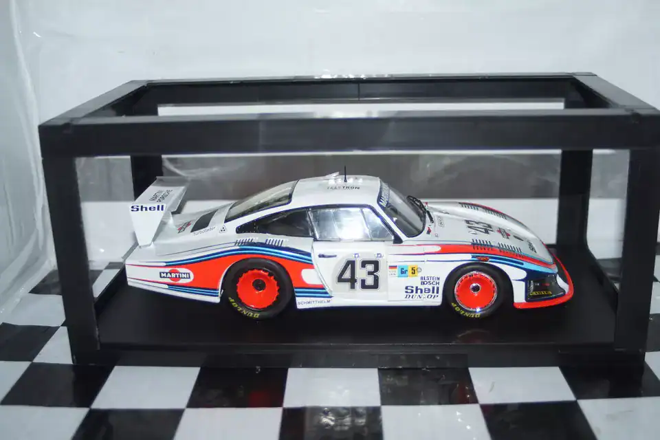 Werk83 porsche 935 moby dick 3.2 twin turbo #43 lemans 1:18 ref  w18040001