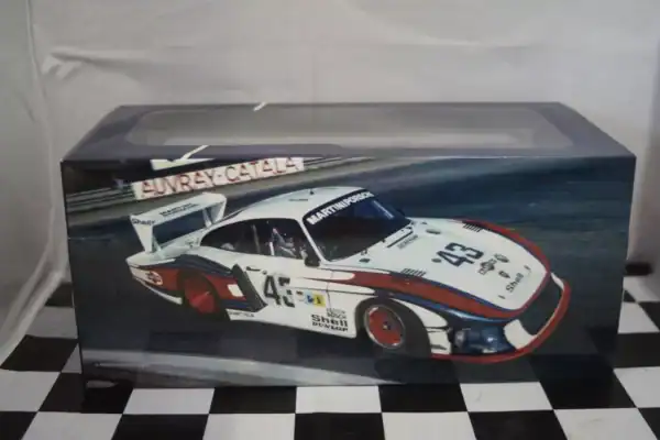 Werk83 porsche 935 moby dick 3.2 twin turbo #43 lemans 1:18 ref  w18040001