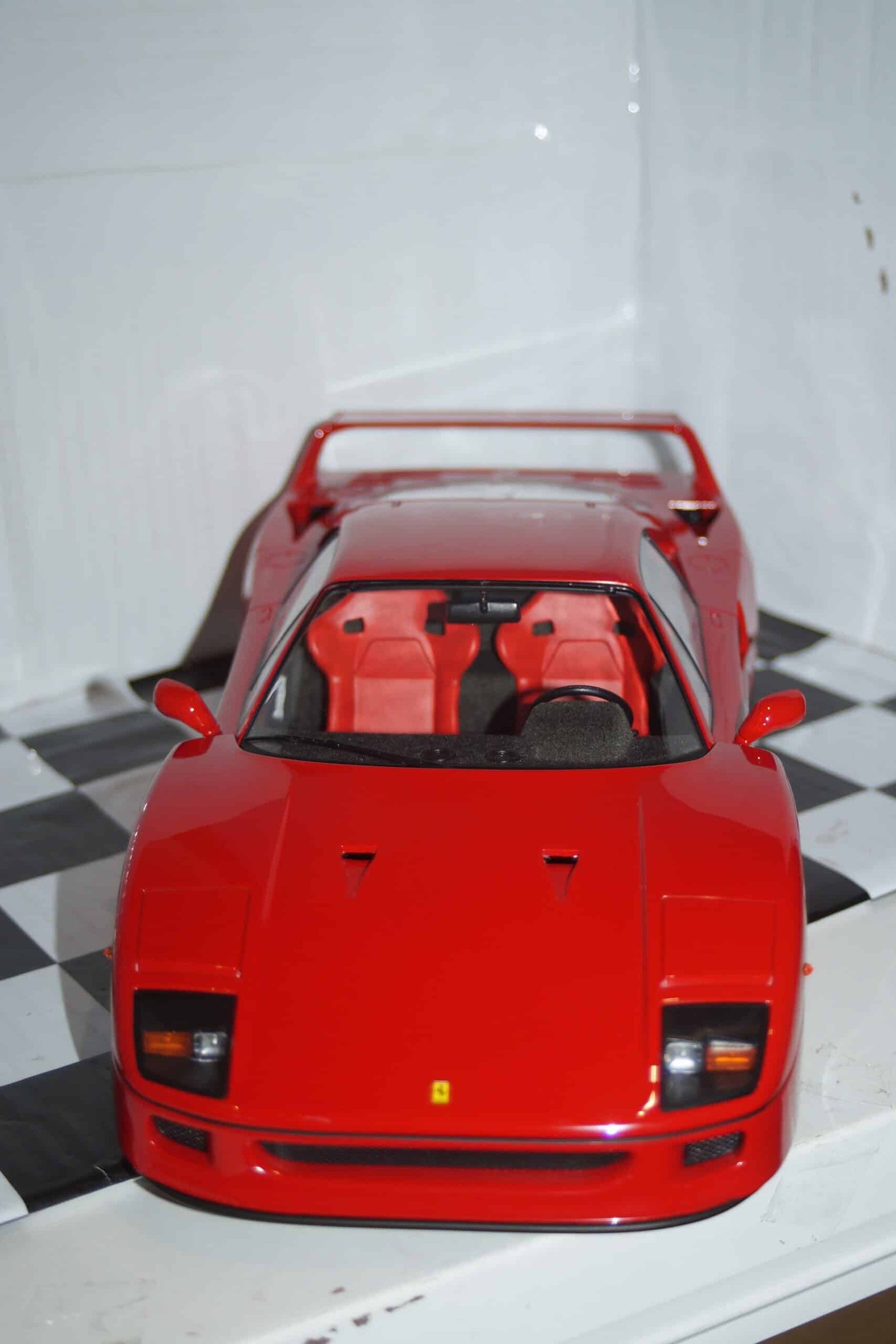 Norev ferrari f40 1987 1:12 scale ref 127902 (updated version)
